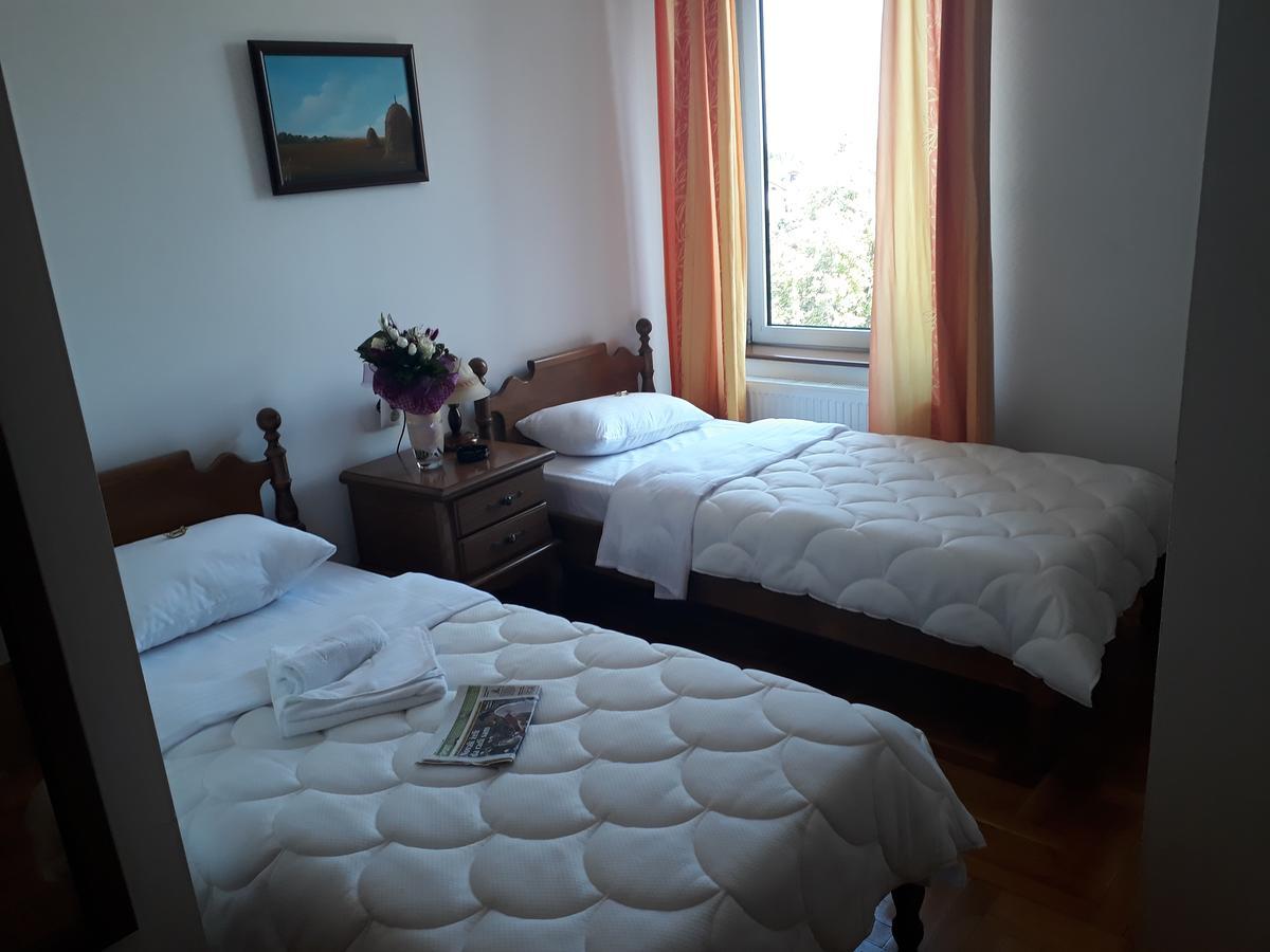 Hotel Cetojevic Banja Luka Exteriör bild
