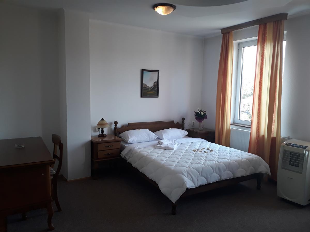 Hotel Cetojevic Banja Luka Exteriör bild